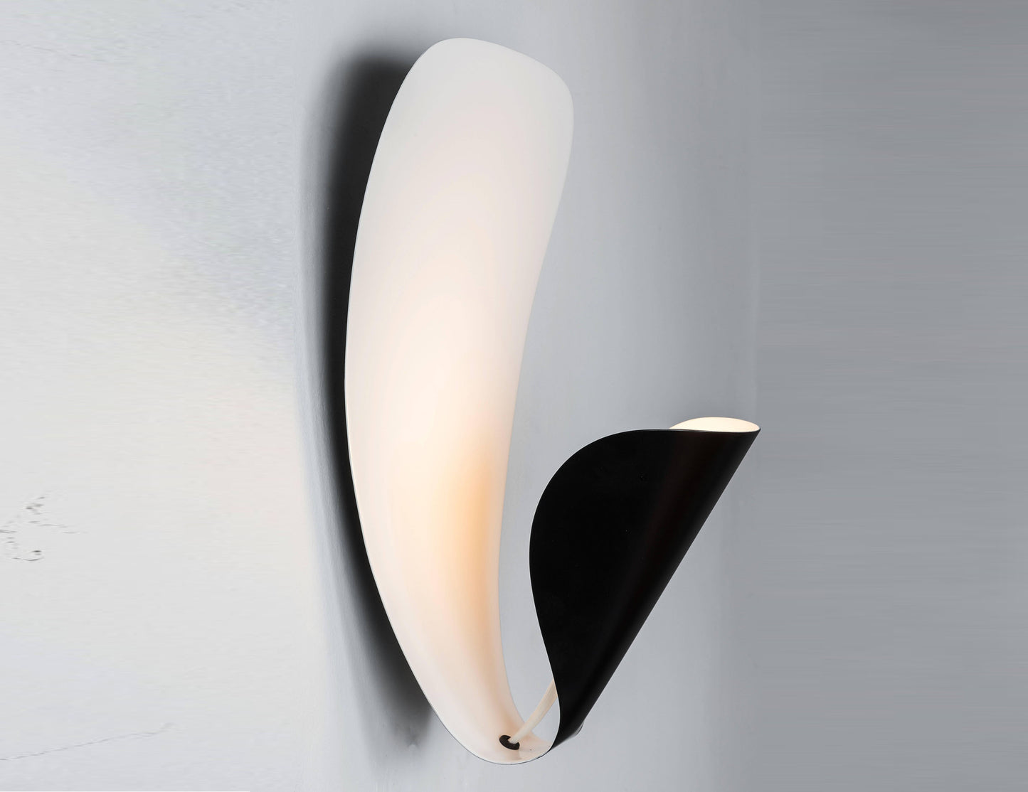 Michel Buffet curved black sconce model B206 - profile view