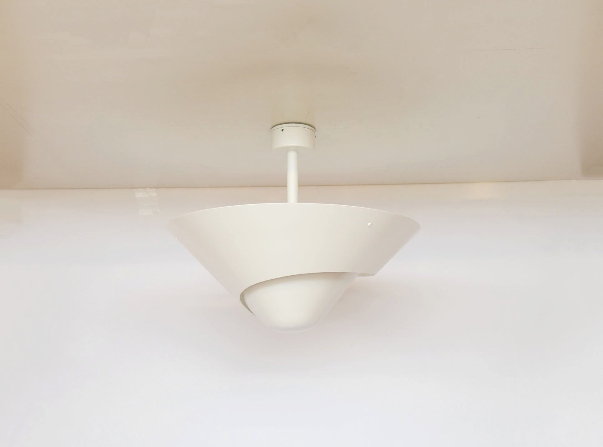 White Serge Mouille Medium Snail Ceiling Lamp - SergeMouilleUSA (3)
