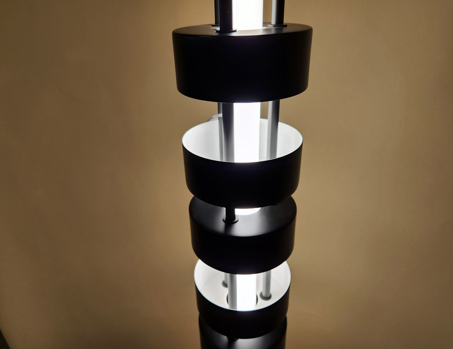 Serge Mouille Small Totem Floor Lamp - Detail View