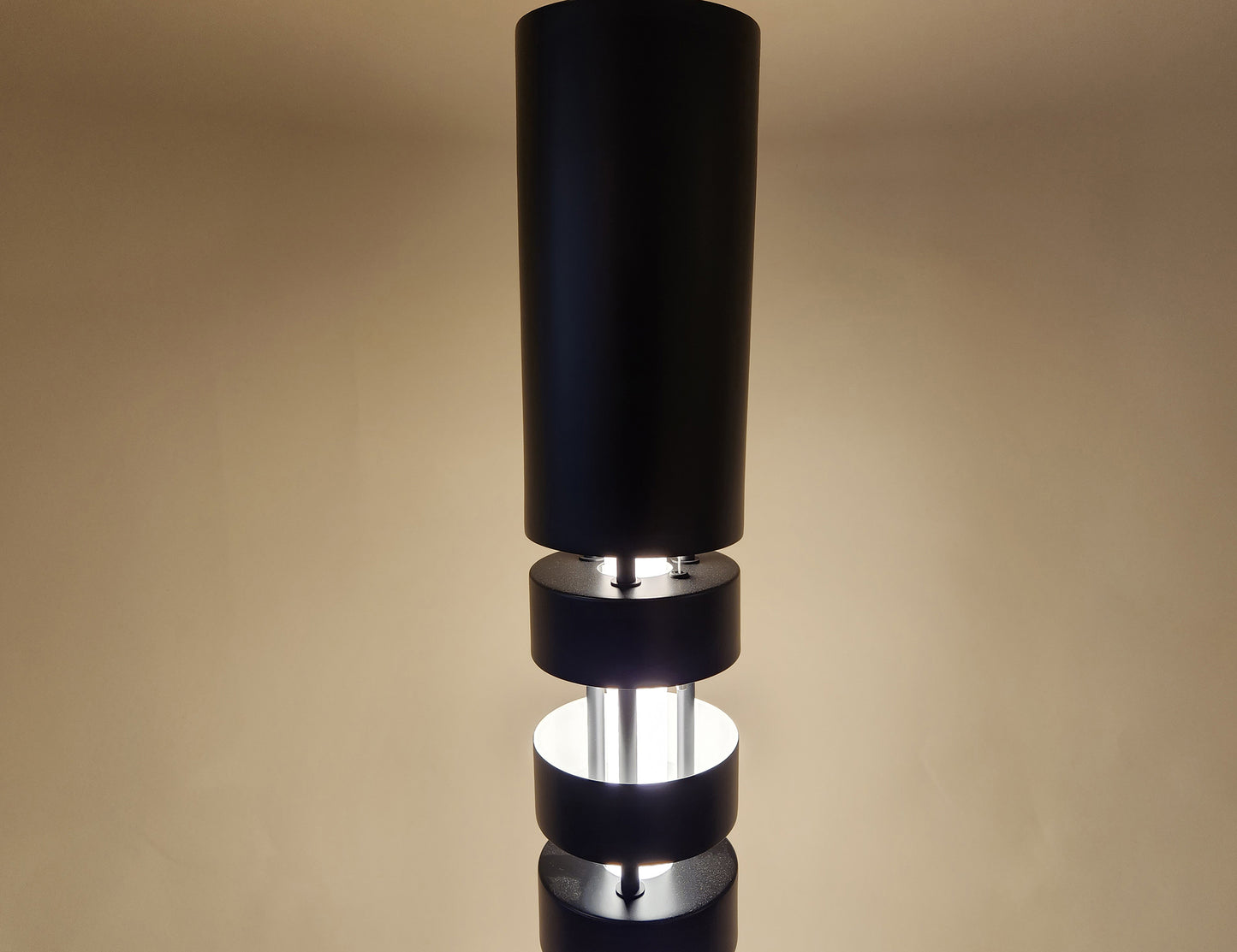 Serge Mouille Small Totem Floor Lamp - Closeup View