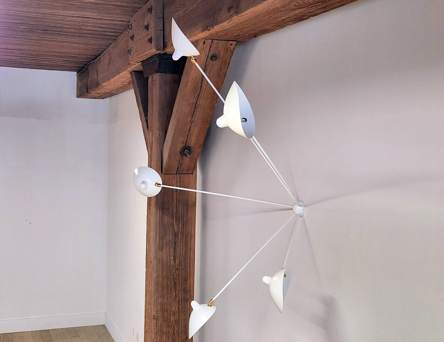 White Serge Mouille Spider Sconce with 5 Arms - Profile view